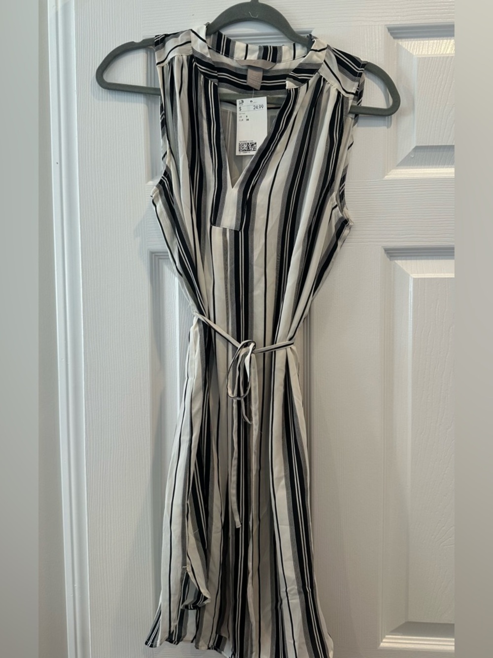 H&M Black and White Striped Sleeveless Belted Dress